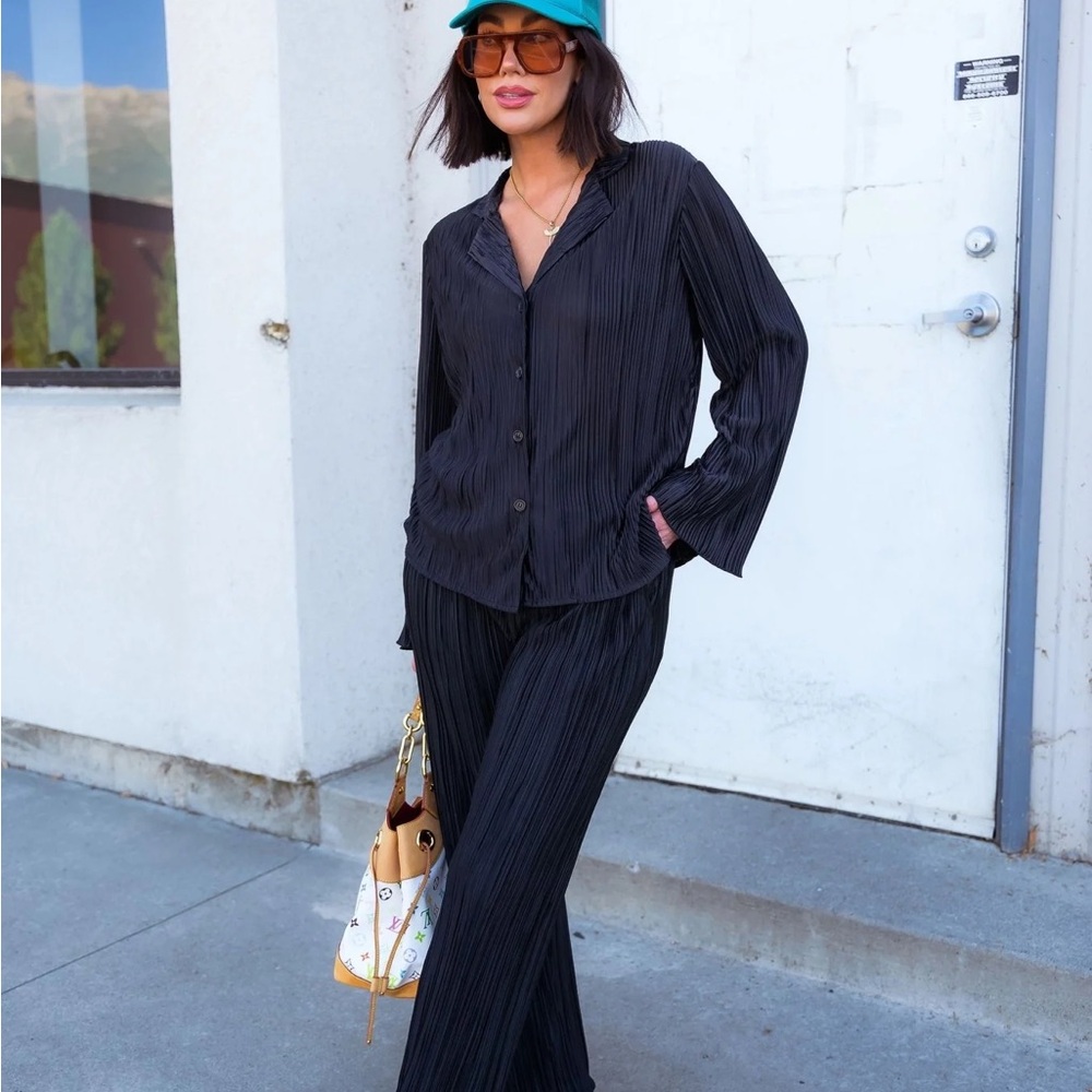 ❌❌SOLD❌❌Dressed in LALA Black Textured Jumpsuit